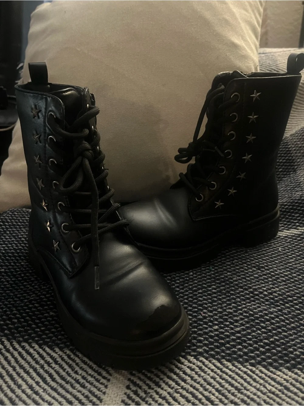 Wondernation girls black boots with star details size 1